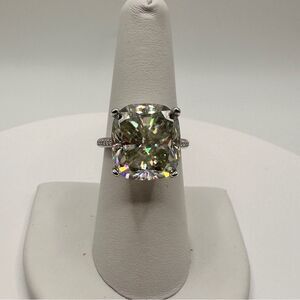 STUNNING 12.4ct cushion cut moissanite, 14k gold, .28ct diamond accents, ring!!